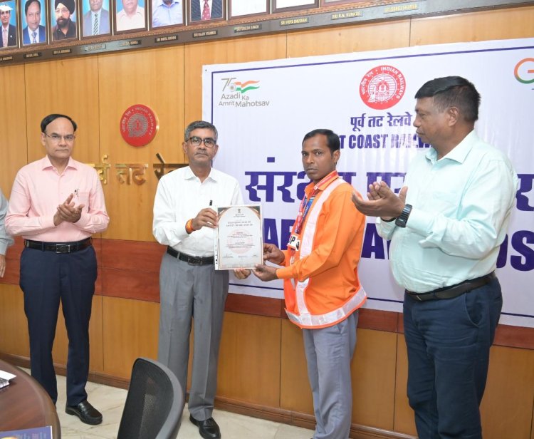 East Coast Railway Honours Track Maintainer for Exemplary Alertness
